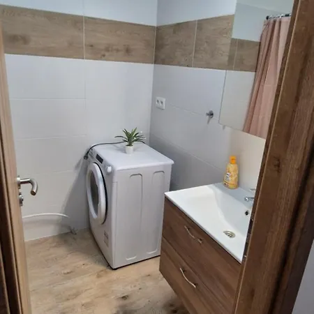 Majka Apartman 4 아파트 *